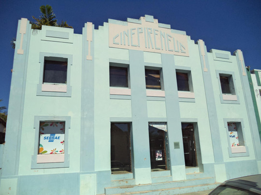 Sao Francisco de Goias旅游景点-Cine Teatro Pireneus