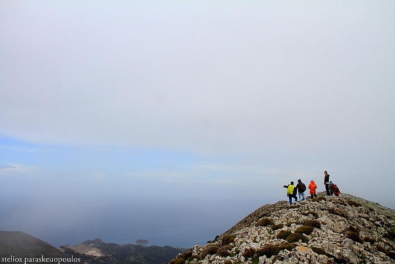 Climbing The Sword Mountain景点图片