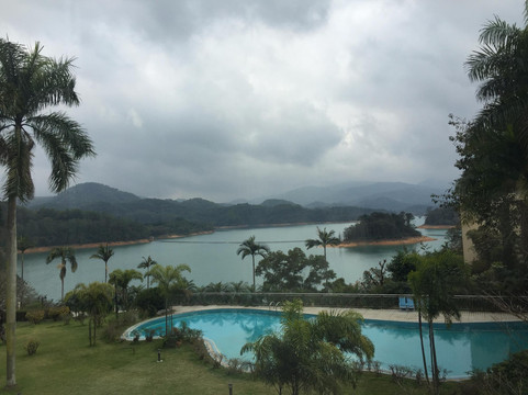 怡景假日酒店主图