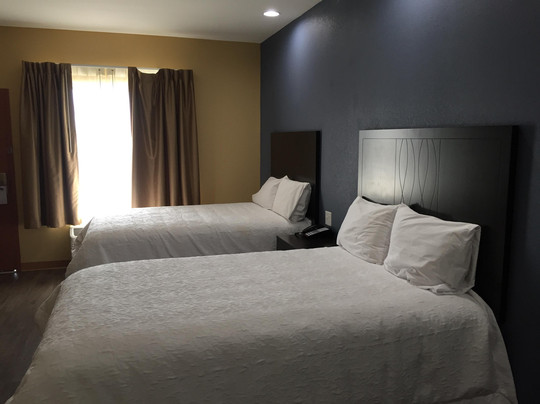 La Bonita Inn & Suites主图