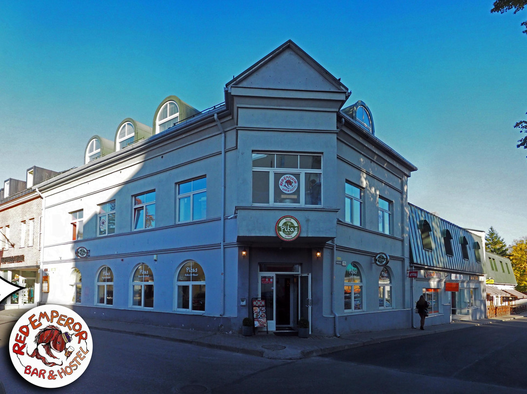 Red Emperor Bar and Hostel
