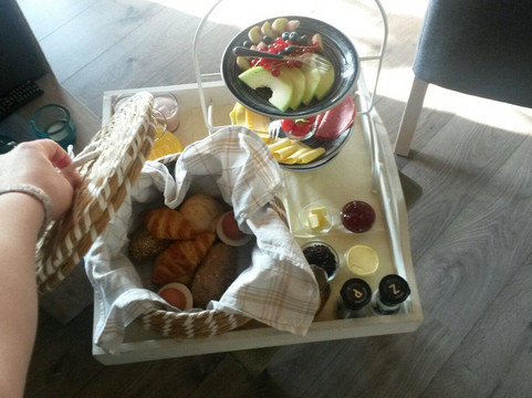 阿蓬斯培仁民宿主图