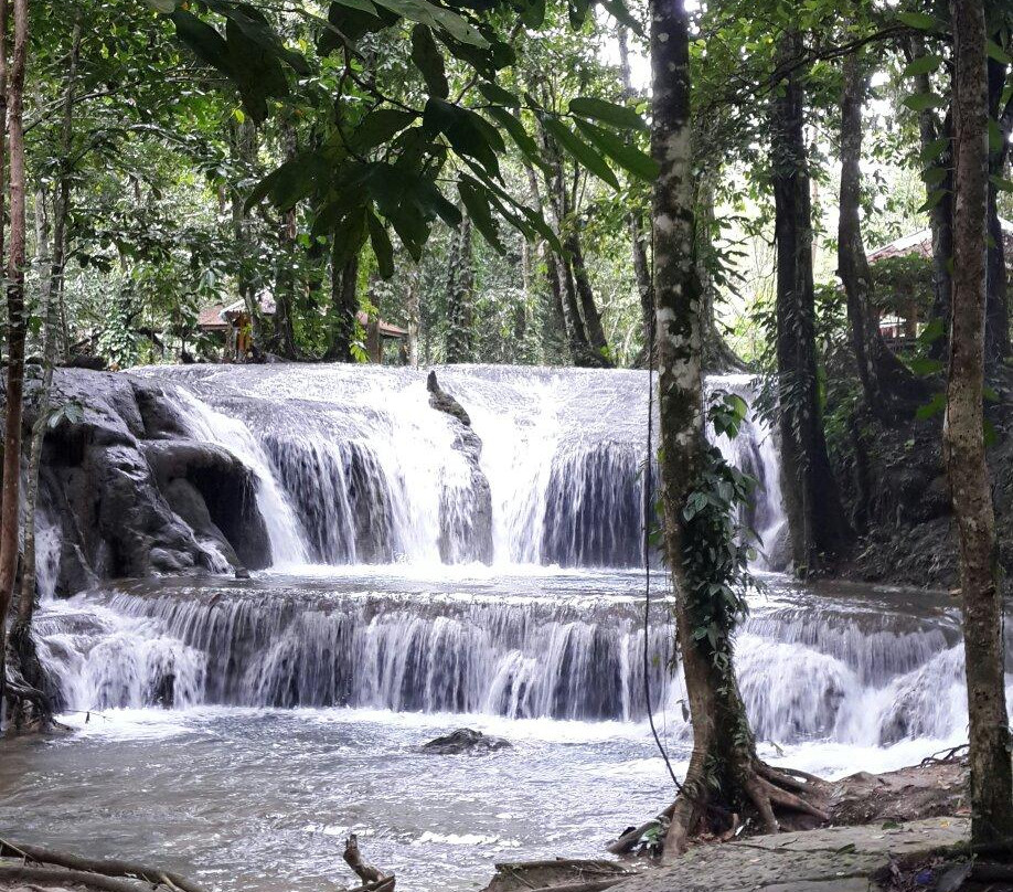 Salodik Waterfall景点图片