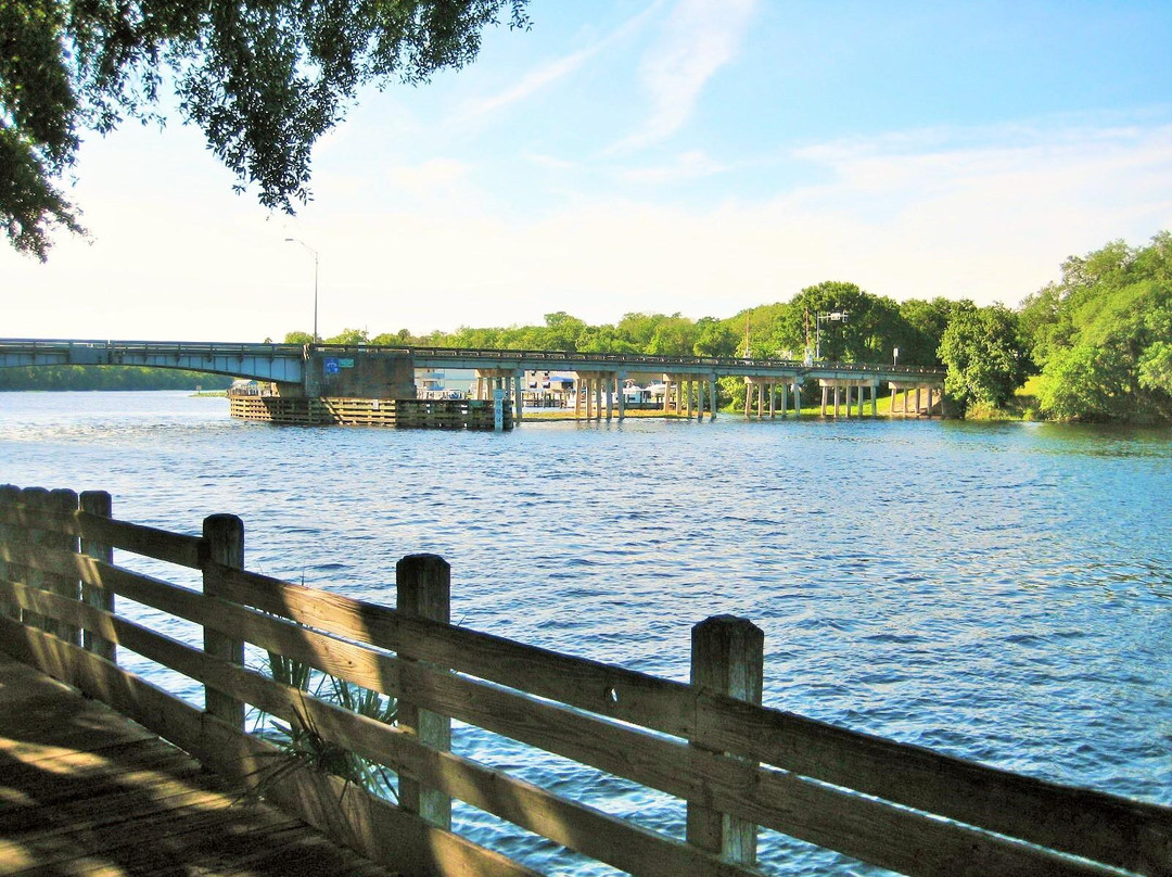 Ed Stone Park-迪兰必去景点