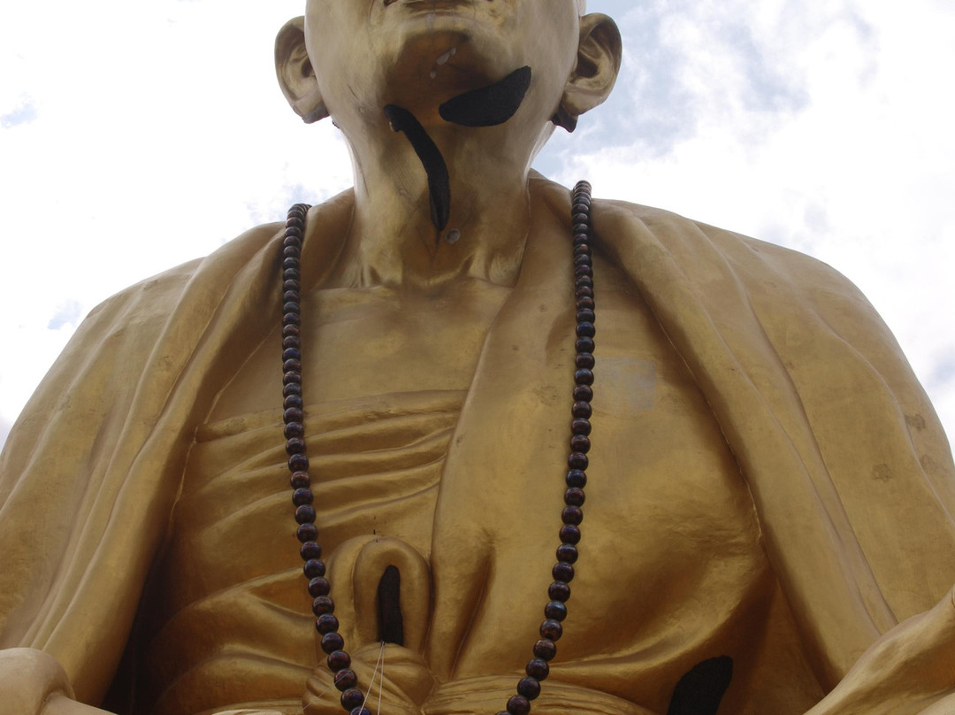 Khruba Sriwichai Monument Lamphun-里县必去景点