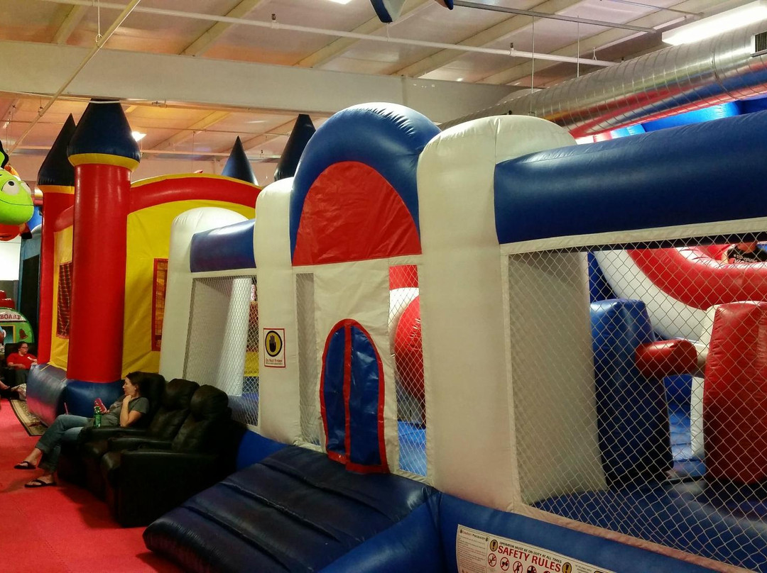 Coral Cove Family Fun Center-South Beloit必去景点