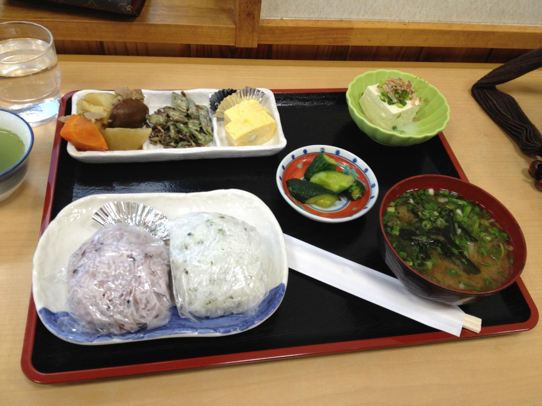 かあちゃんのおむすびの店