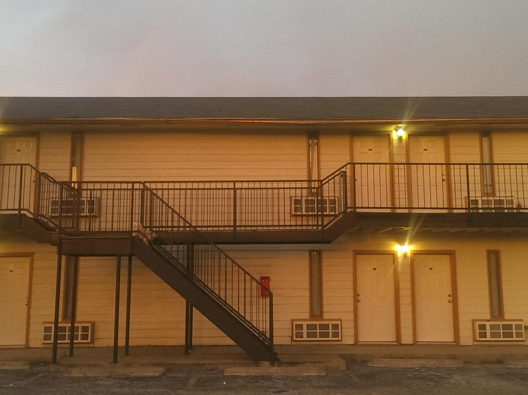 Charming Motel