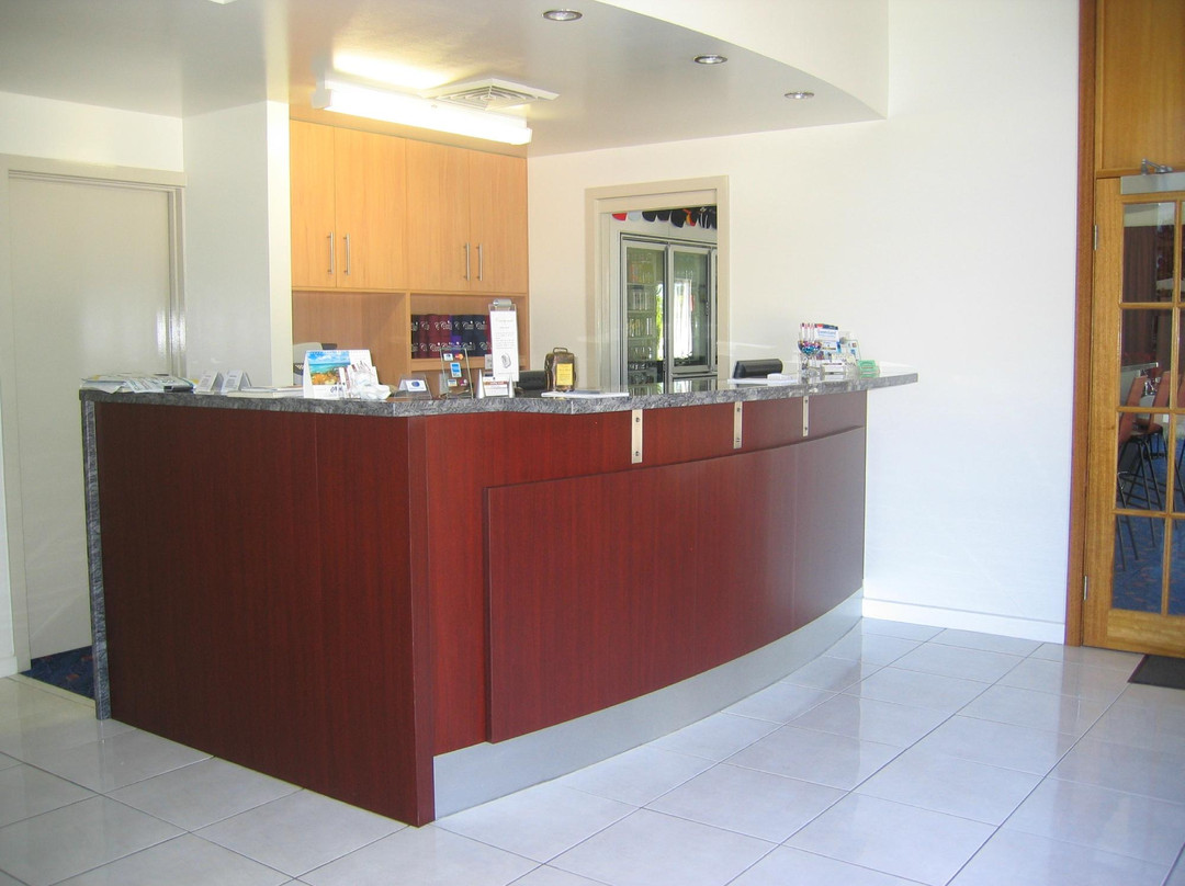 乡村路汽车旅馆主图