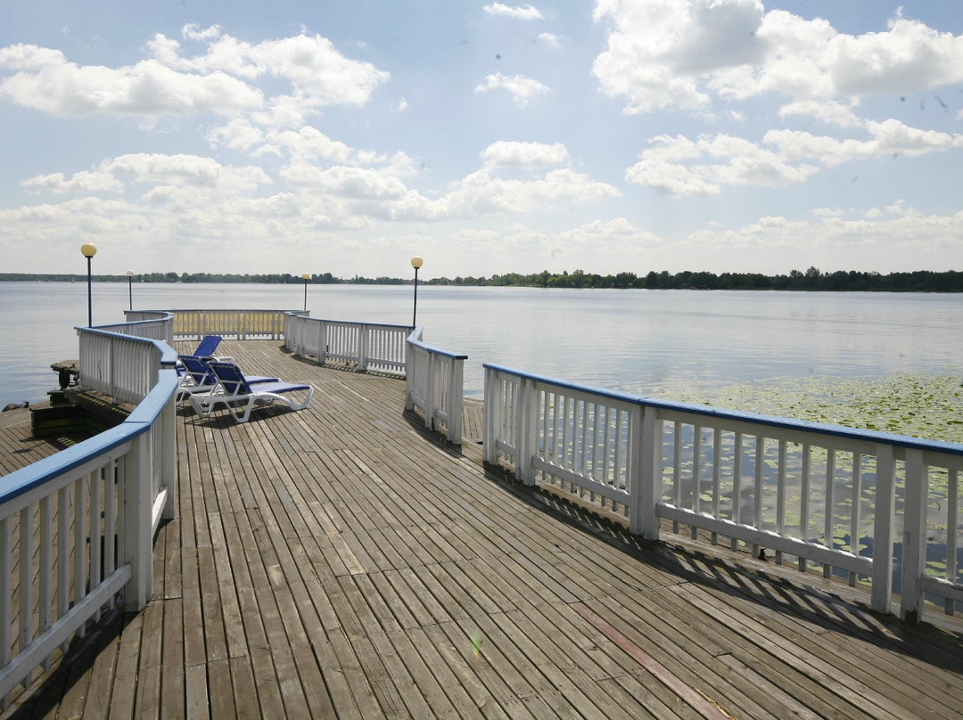 Zegrze酒店住宿-500酒店