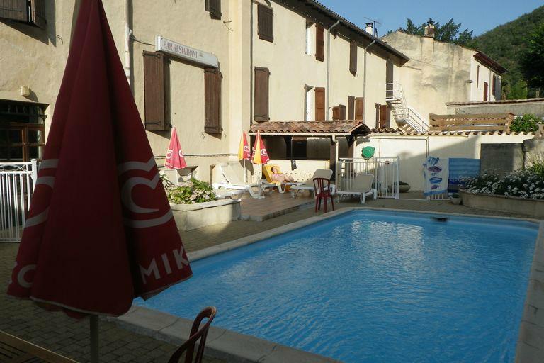 Hotel Les Bruyeres-泳池