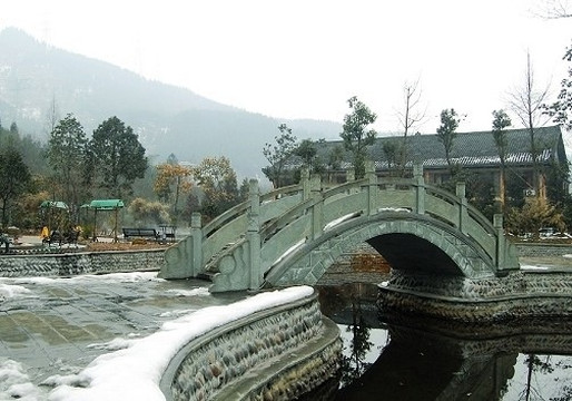 洪雅七里坪华生温泉酒店（零公里店）主图