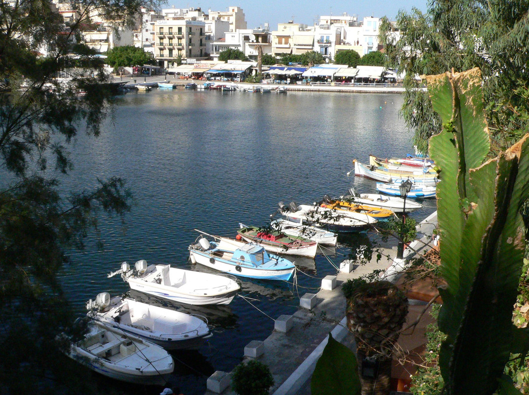 Agios Nikolaos Anapaphsas-卡兰巴卡必去景点