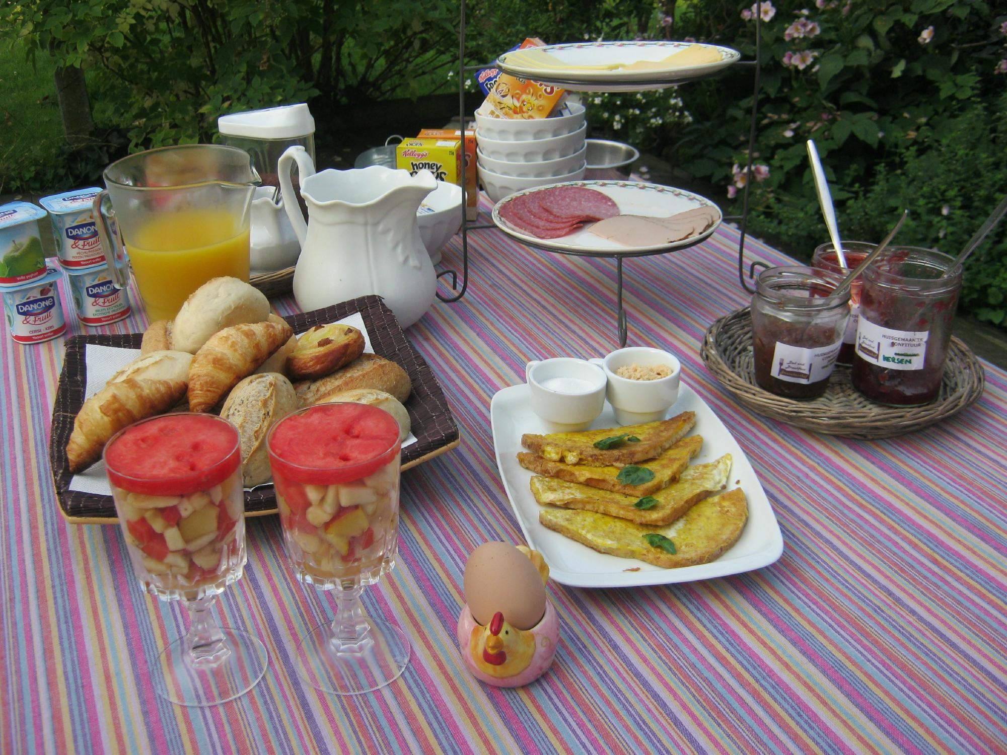 B&B Jennekenshof-餐饮