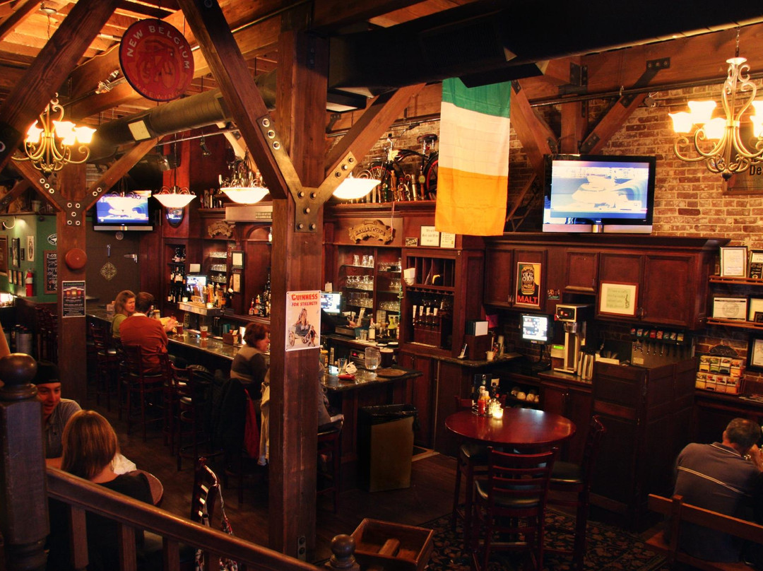 梅德福餐馆和美食-4 Daughters Irish Pub