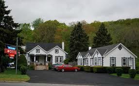 Bear Mountain Bridge Motel-浴室