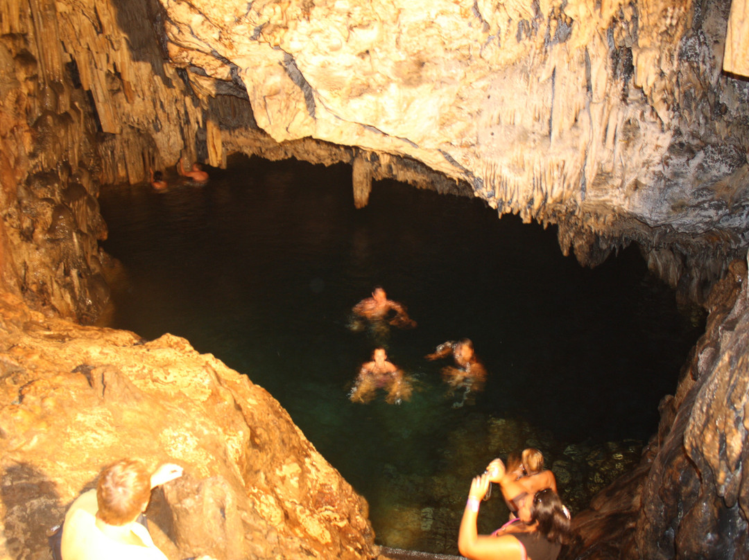 Anahulu Cave - The Underground Swimming Pool景点图片