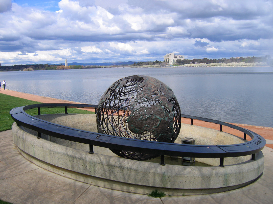 Captain Cook Memorial Globe-堪培拉必去景点