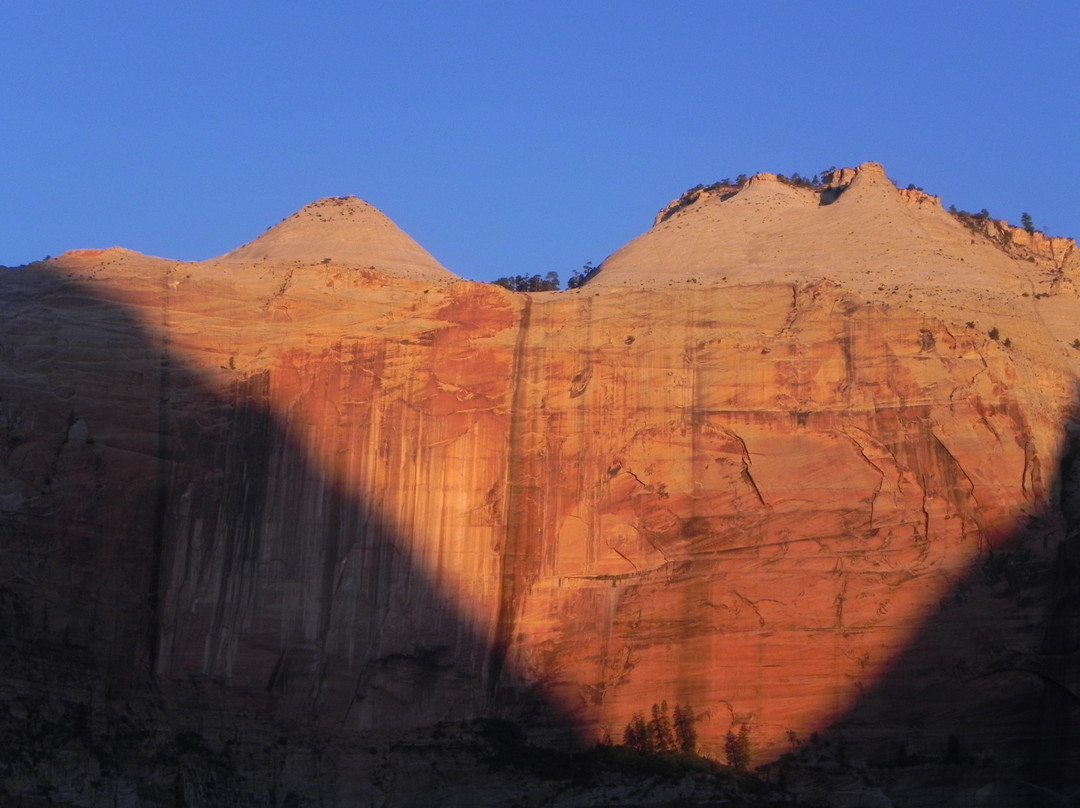 宰恩峡谷风景走廊-锡安国家公园必去景点