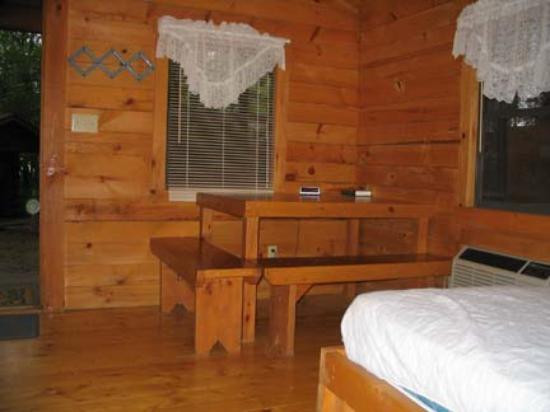 Shipshewana Campground & Amish Log Cabin Lodging