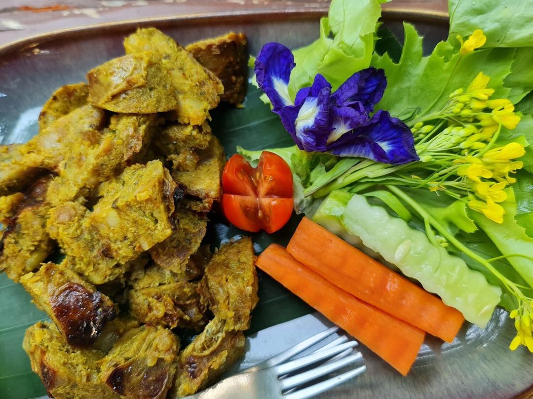 บ้านต้นเต๊า