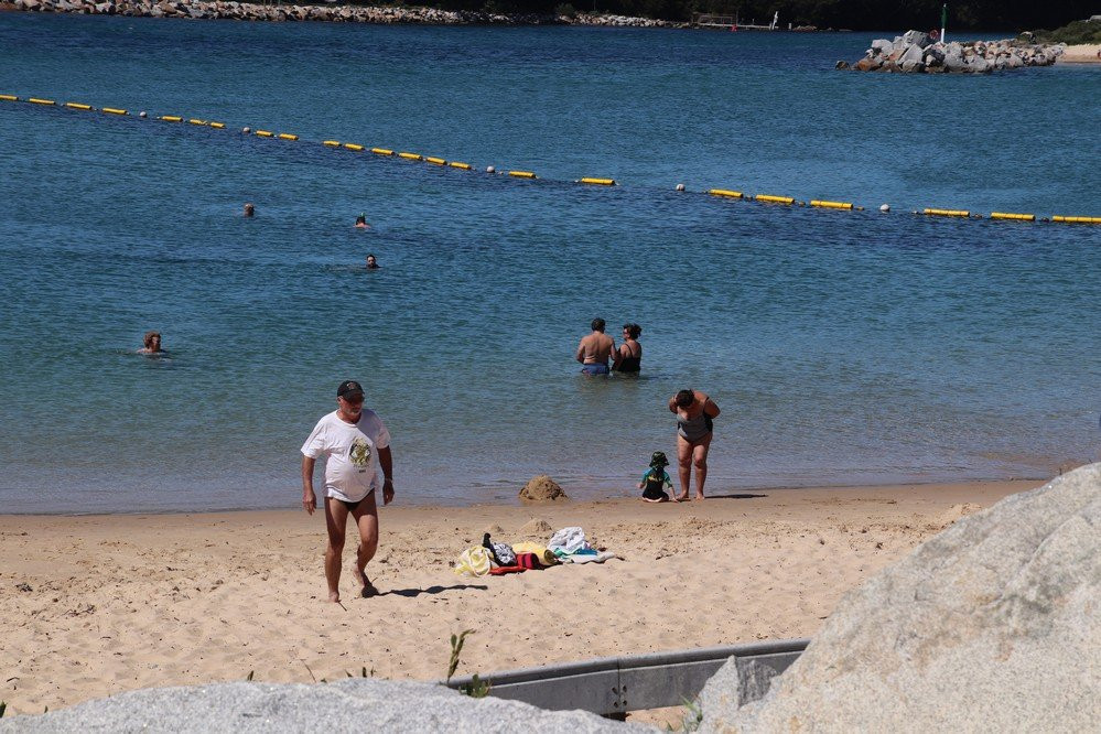 Safety Bar Beach (South)景点图片