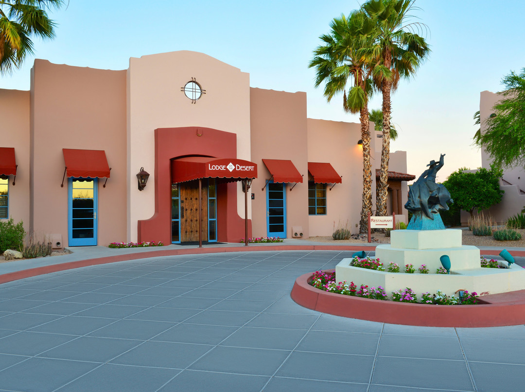 Lodge On The Desert主图