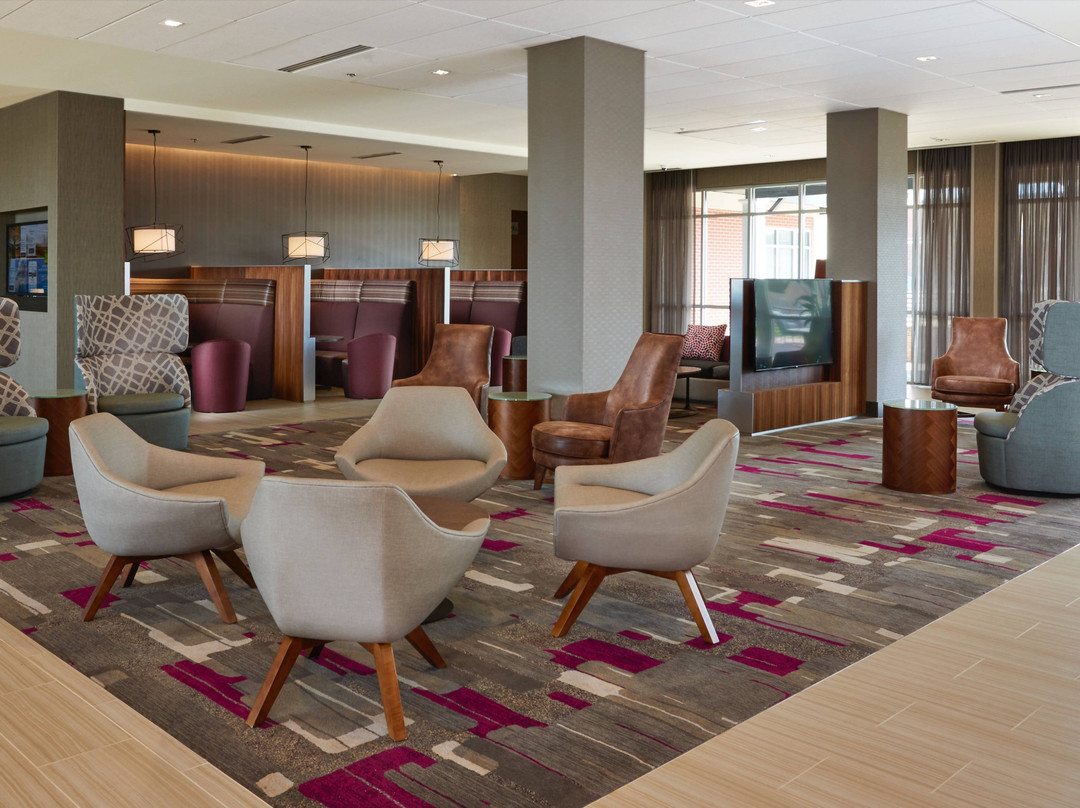 Courtyard Rome Riverwalk主图