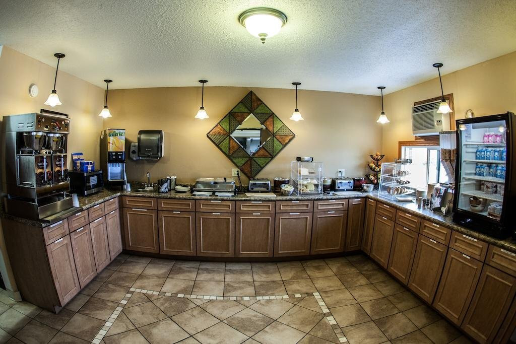 Fargo Inn & Suites主图