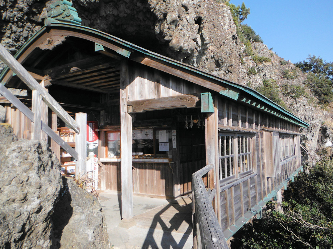 Irojinja Shrine景点图片