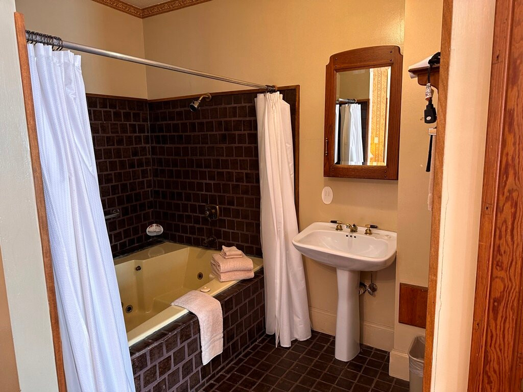 The New Orleans Hotel主图