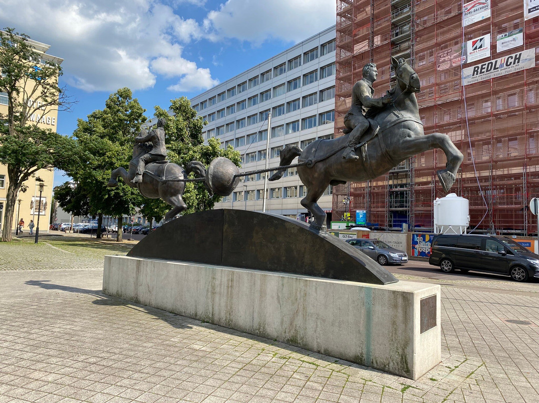 Denkmal zum Magdeburger Halbkugelversuch-马格德堡必去景点