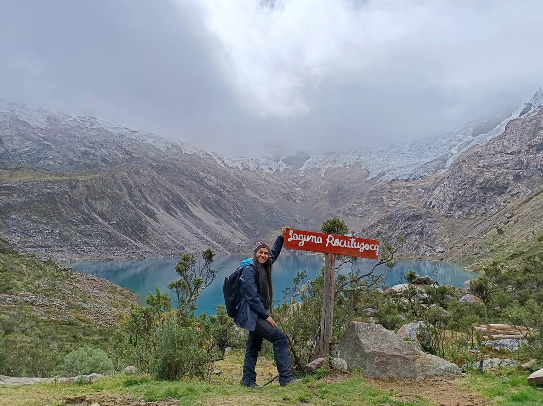 Laguna Rocutuyoc-瓦拉斯必去景点