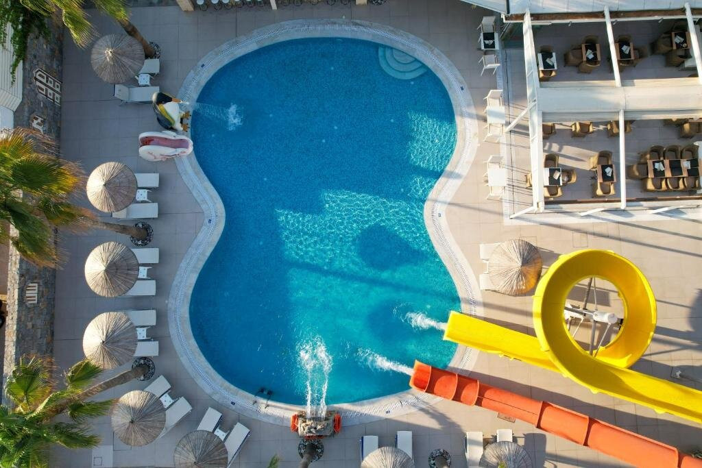 Aeolos Beach Water Sports & Water Park-马利亚必去景点