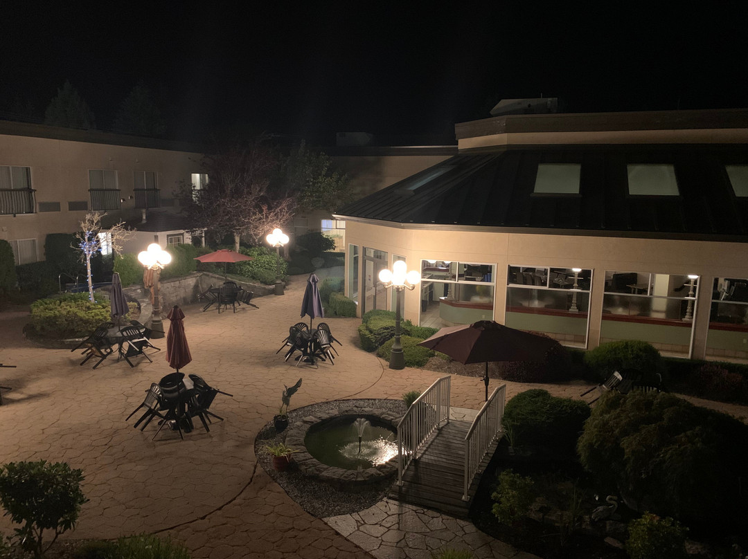 鲍威尔河市镇中心酒店主图