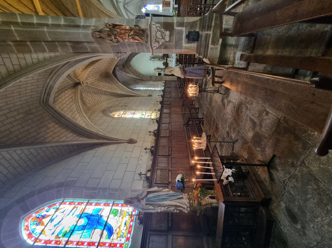 Eglise Saint Sauveur-欧赖必去景点
