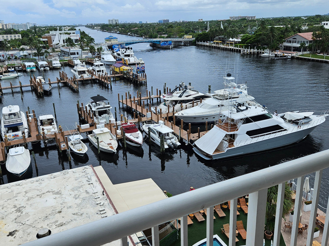 Sands Harbor Resort & Marina主图