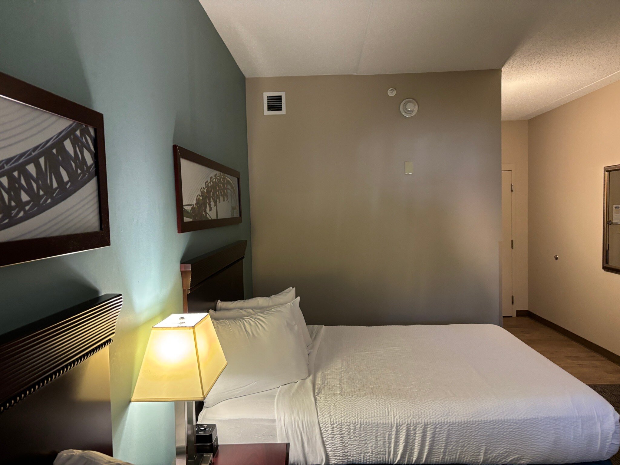 Cedar Point's Express Hotel-官方