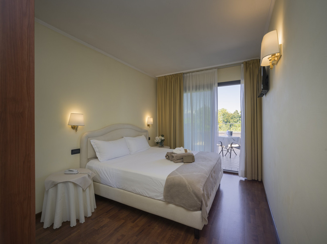 海军上将埃姆雷别墅酒店主图