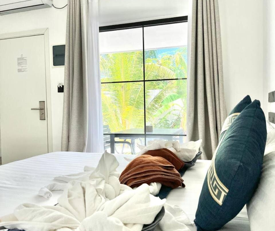 Thoddoo Island Hotel