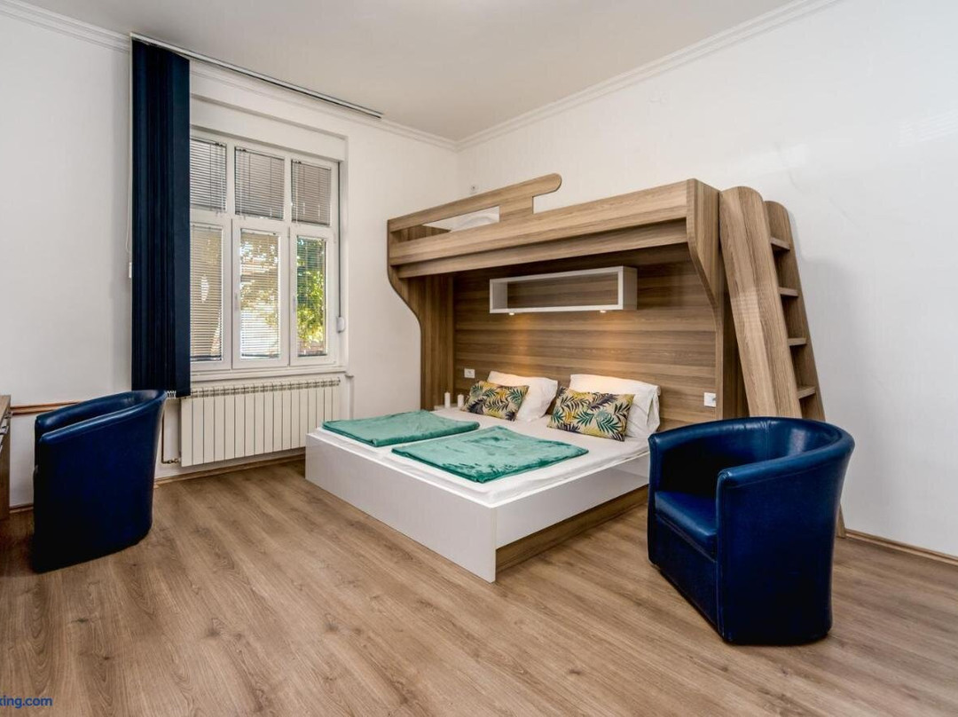 Ikar Apartments