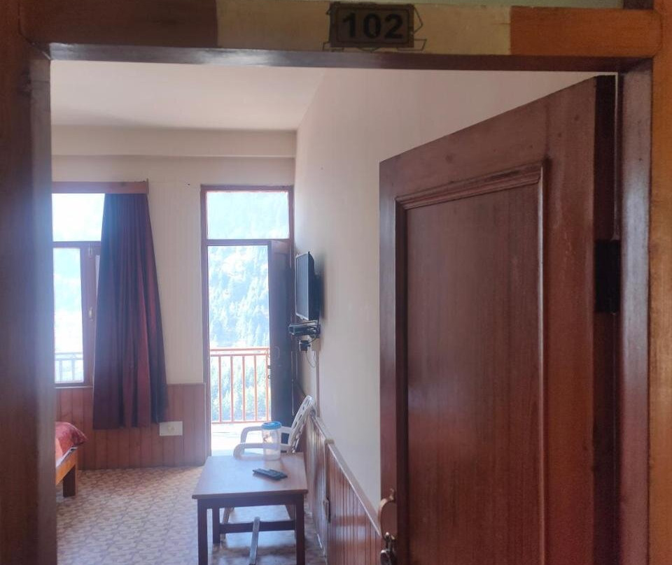 Roop Mountain Home Stay
