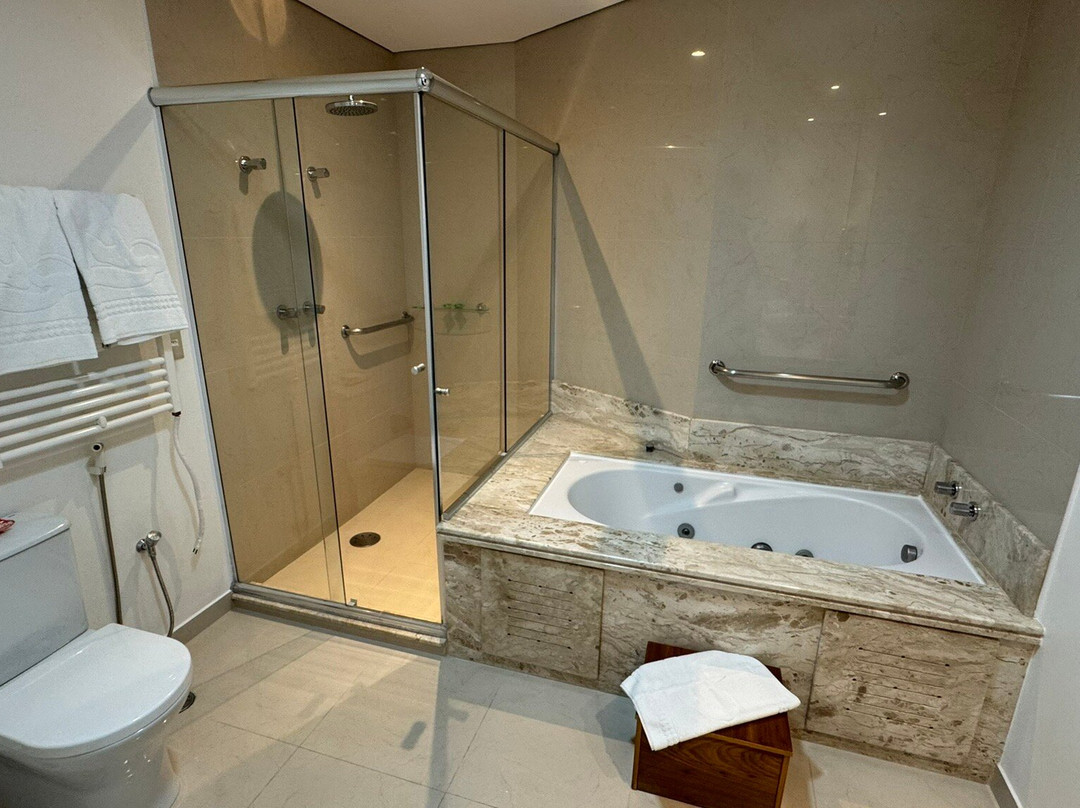 勒雷纳德酒店主图