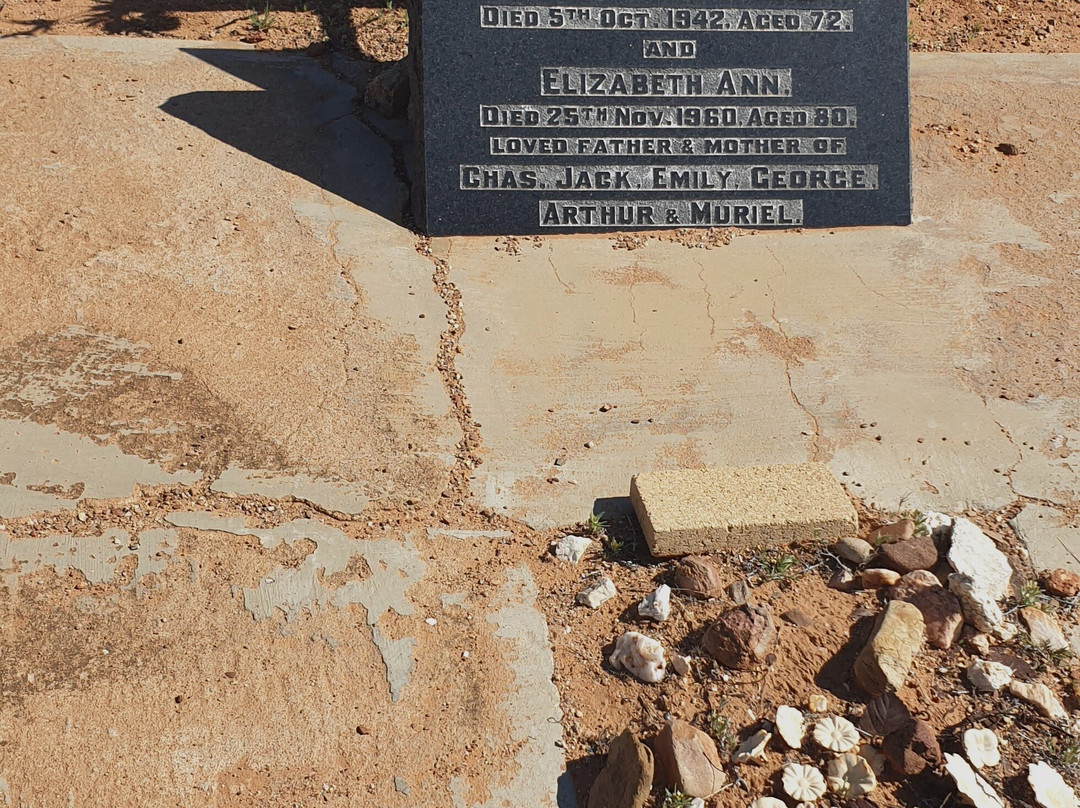 Farina Cemetery景点图片