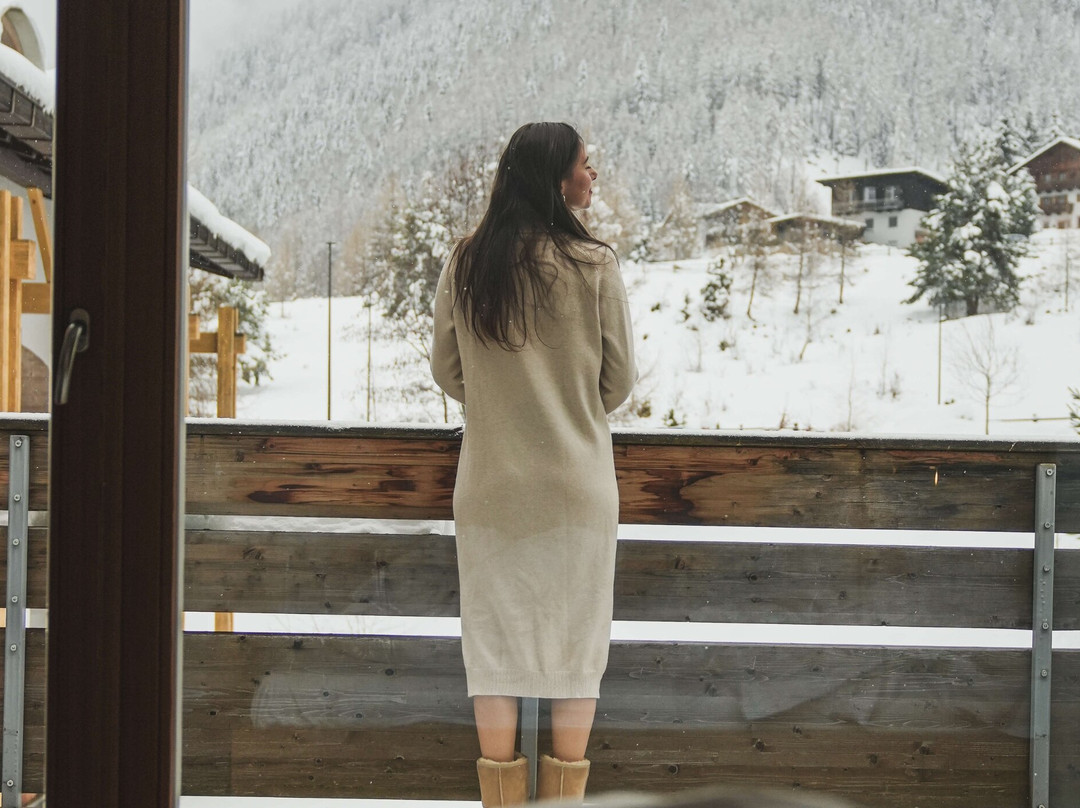 瓦尔赛罗夫酒店主图