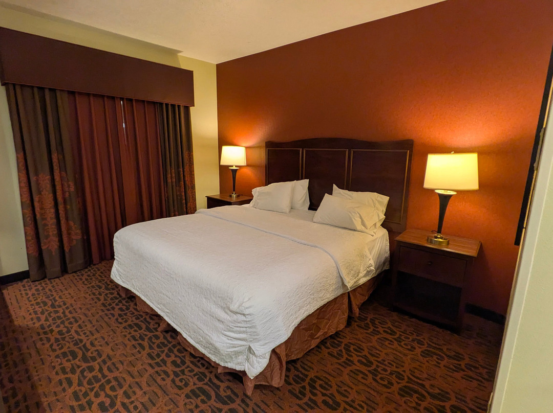 法戈希尔顿恒庭旅馆&套房酒店主图