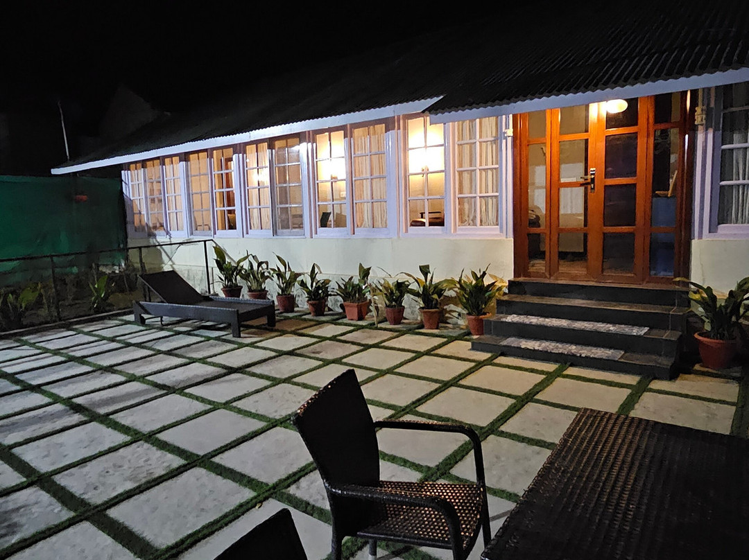 维克拉姆典雅酒店主图