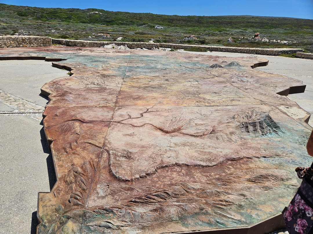 Cape Agulhas Lighthouse-L'Agulhas必去景点