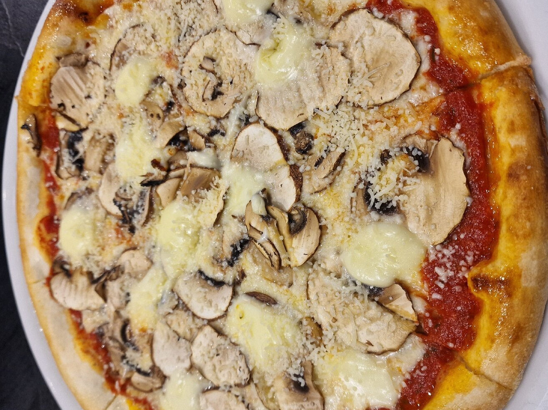 Charlie Pizza