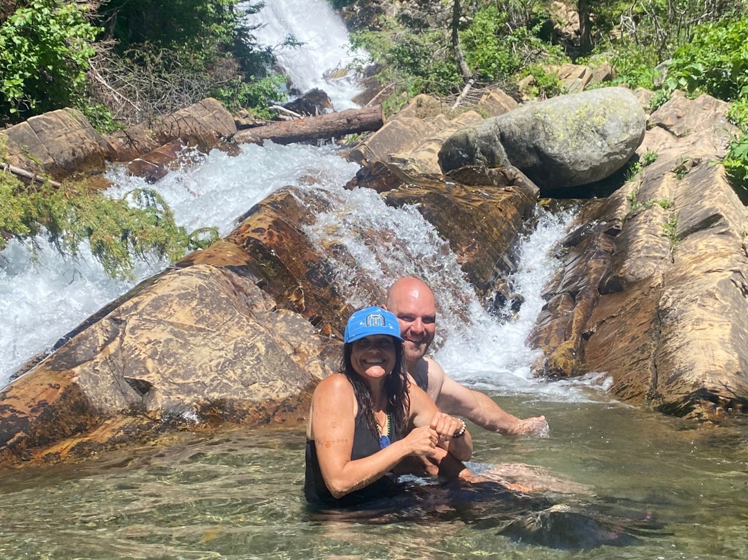 Waterton's Wild Beauty: A Hidden Gem in the Rockies景点图片